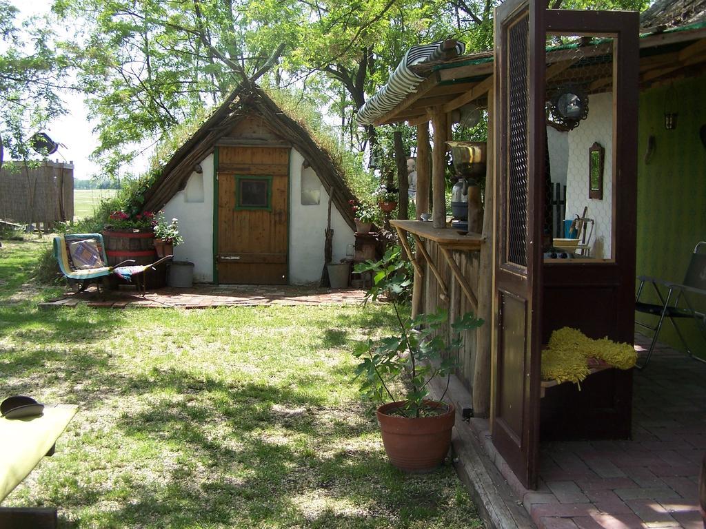 Chy-Kara Farm Camping Bed & Breakfast Pálmonostora Rom bilde